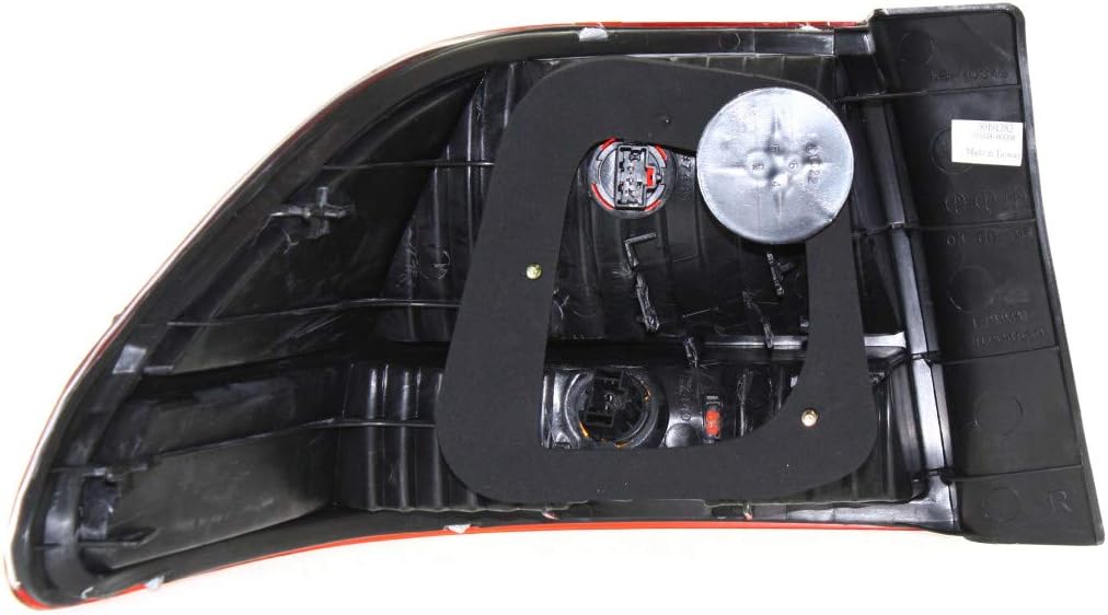 Outer Tail Light Assembly for Honda Accord Sedan Passenger Side Pack of 2 J117185