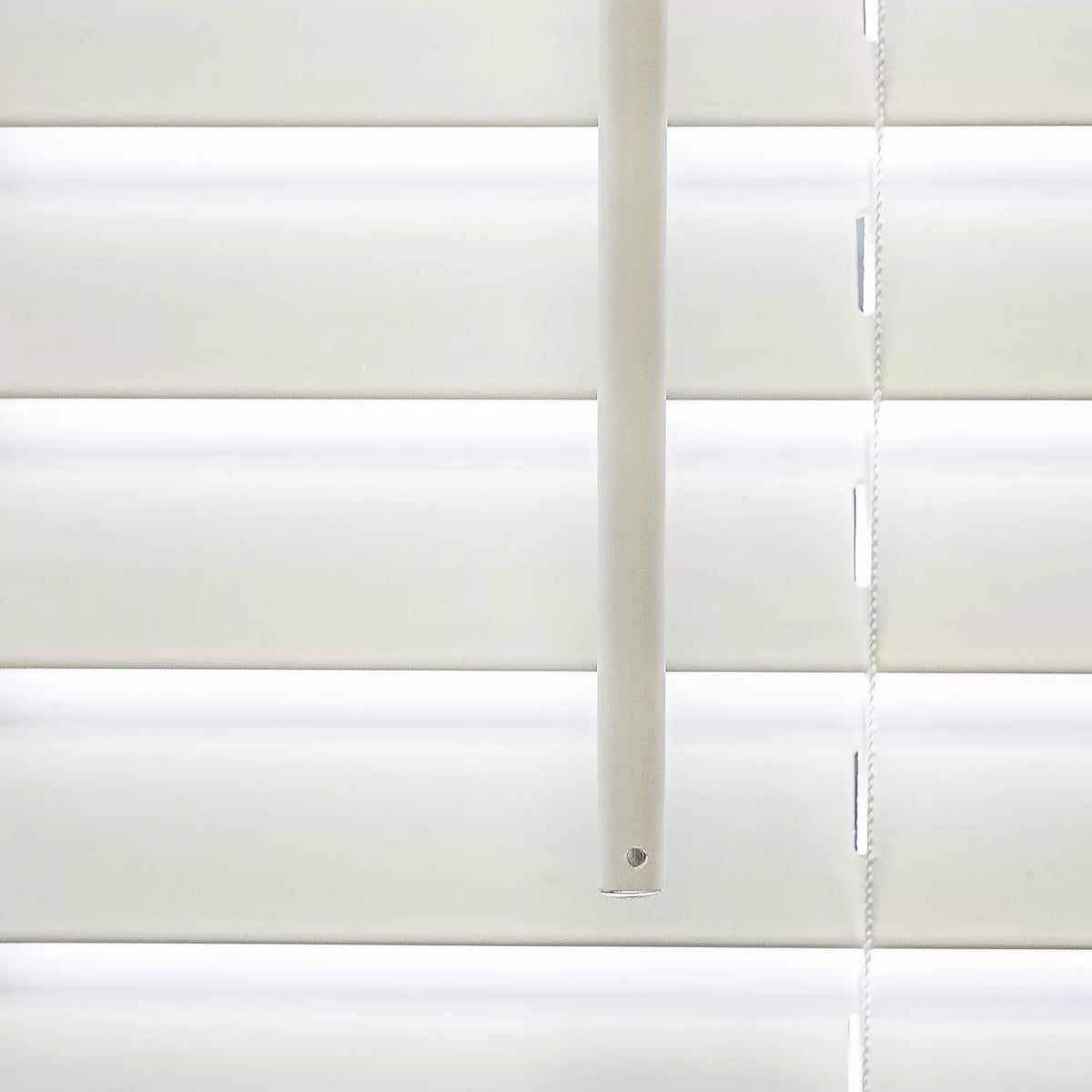 2" Cordless Faux Wood Blinds H4109