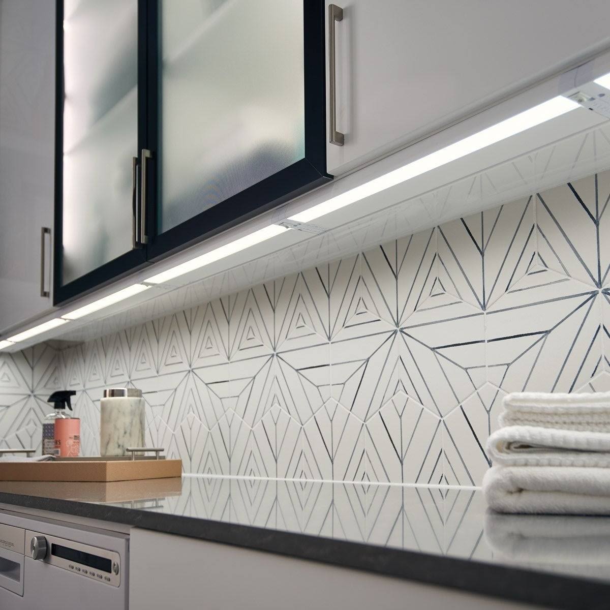 22 inch LED Under Cabinet P4138