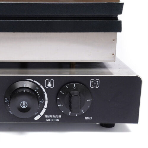 Nonstick Square Commercial Waffle Maker Q890
