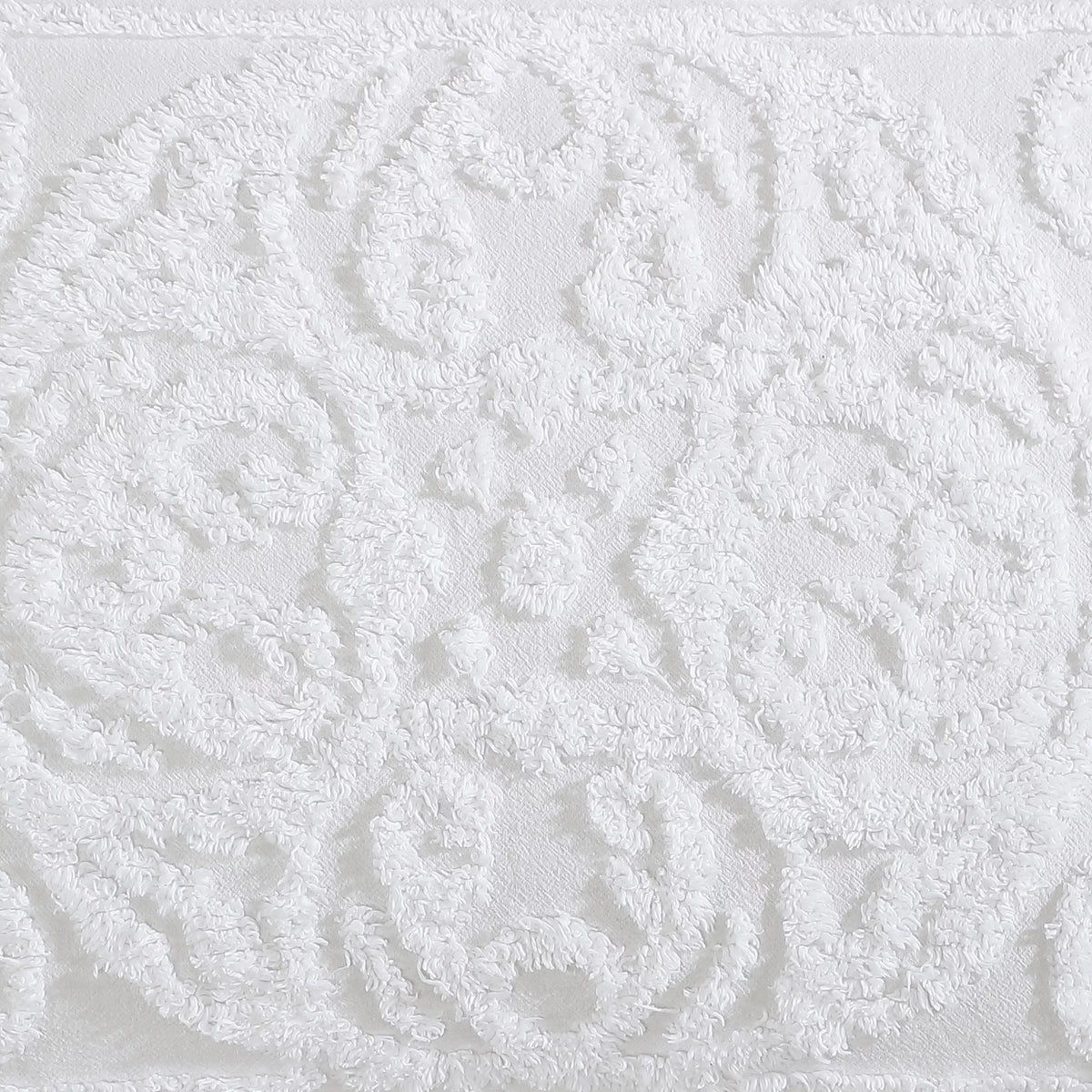White Full Chenille Bedspread T7947