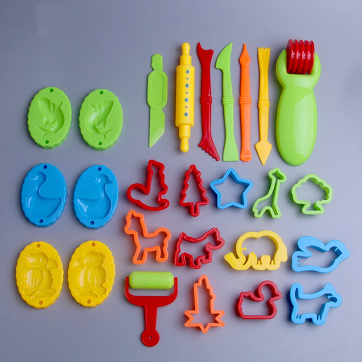 26 Pieces Play Dough Tools Set with Molds Rollers Cutters U770027